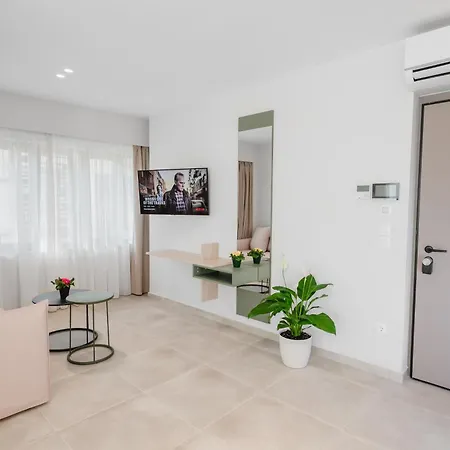 Ela Five Residences Apartment